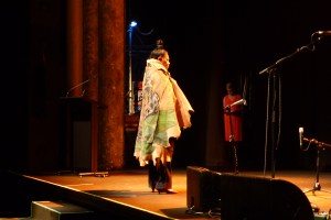 Songwoman Maroochy Barambah welcomes Caxton's guests to Country