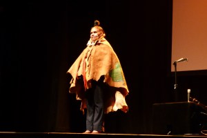 Songwoman Maroochy Barambah welcomes Caxton's guests to Country