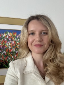 Holli Edwards author